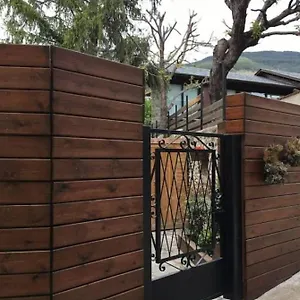 En Con Jardin Apartamento